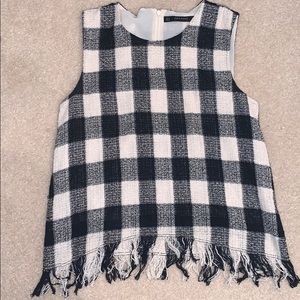 Checkered sleeveless woven top